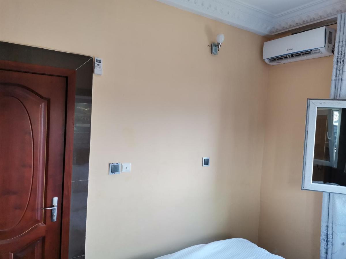 Residence Hoteliere Mb-202 C Дуала Экстерьер фото