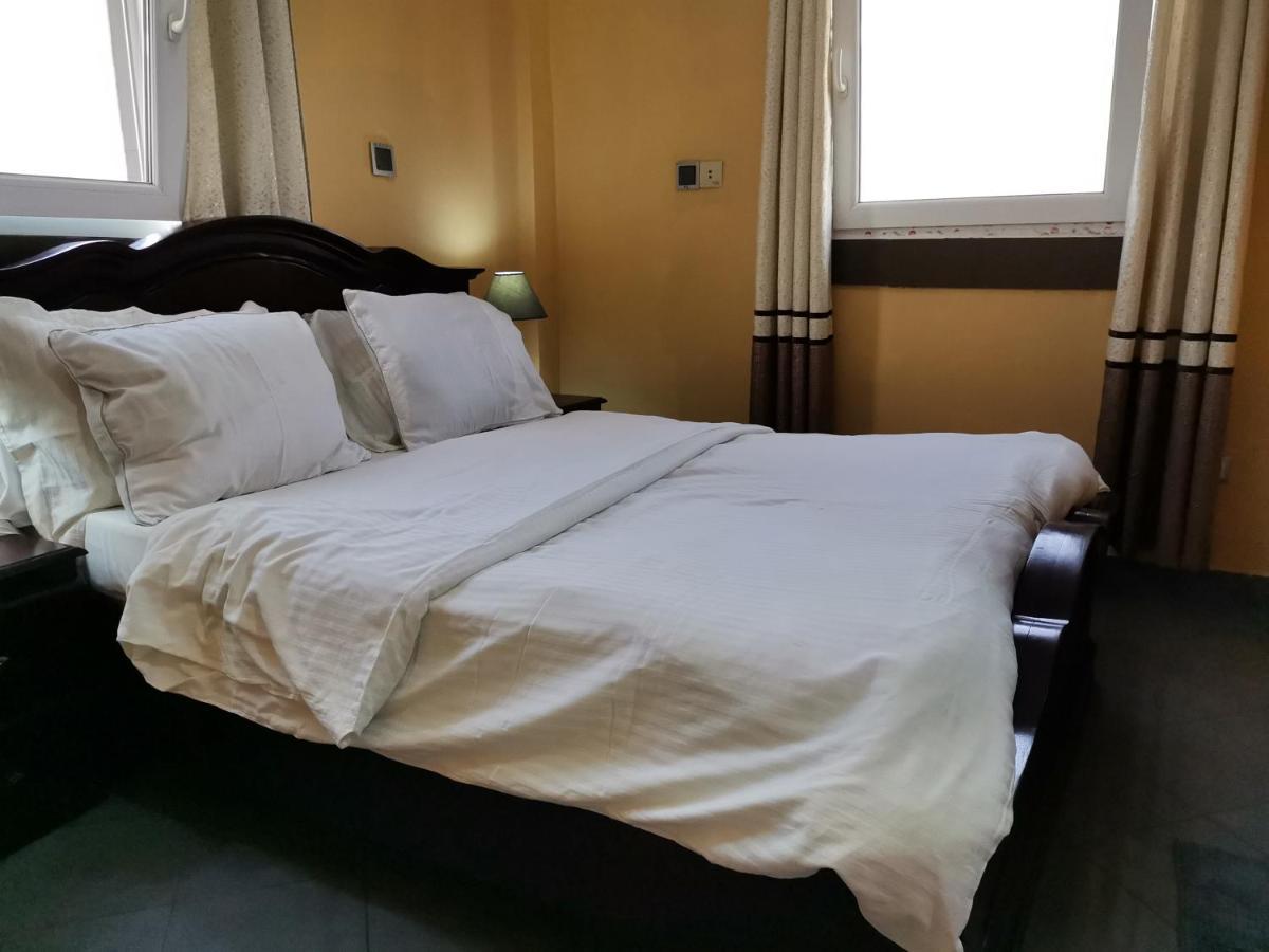Residence Hoteliere Mb-202 C Дуала Экстерьер фото