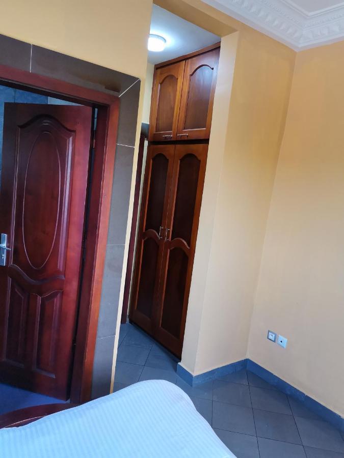 Residence Hoteliere Mb-202 C Дуала Экстерьер фото